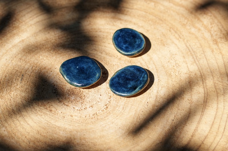 Worry Stone en céramique - Bleu satiné