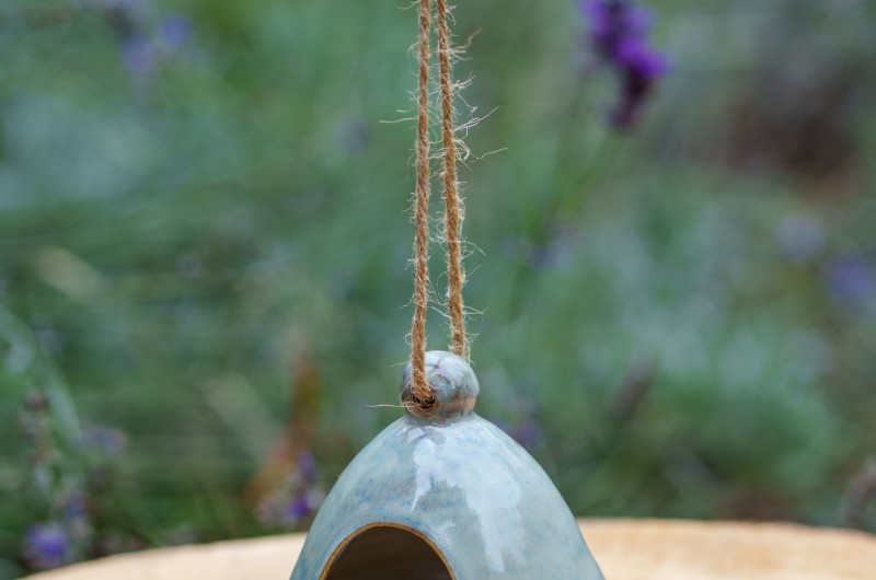 Mangeoire à oiseaux bleue